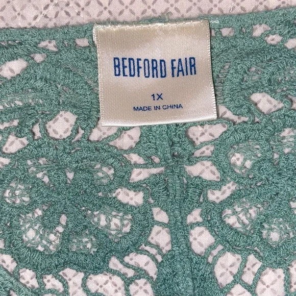 Elegant Lace Blouse in Teal - Picture 2 of 4